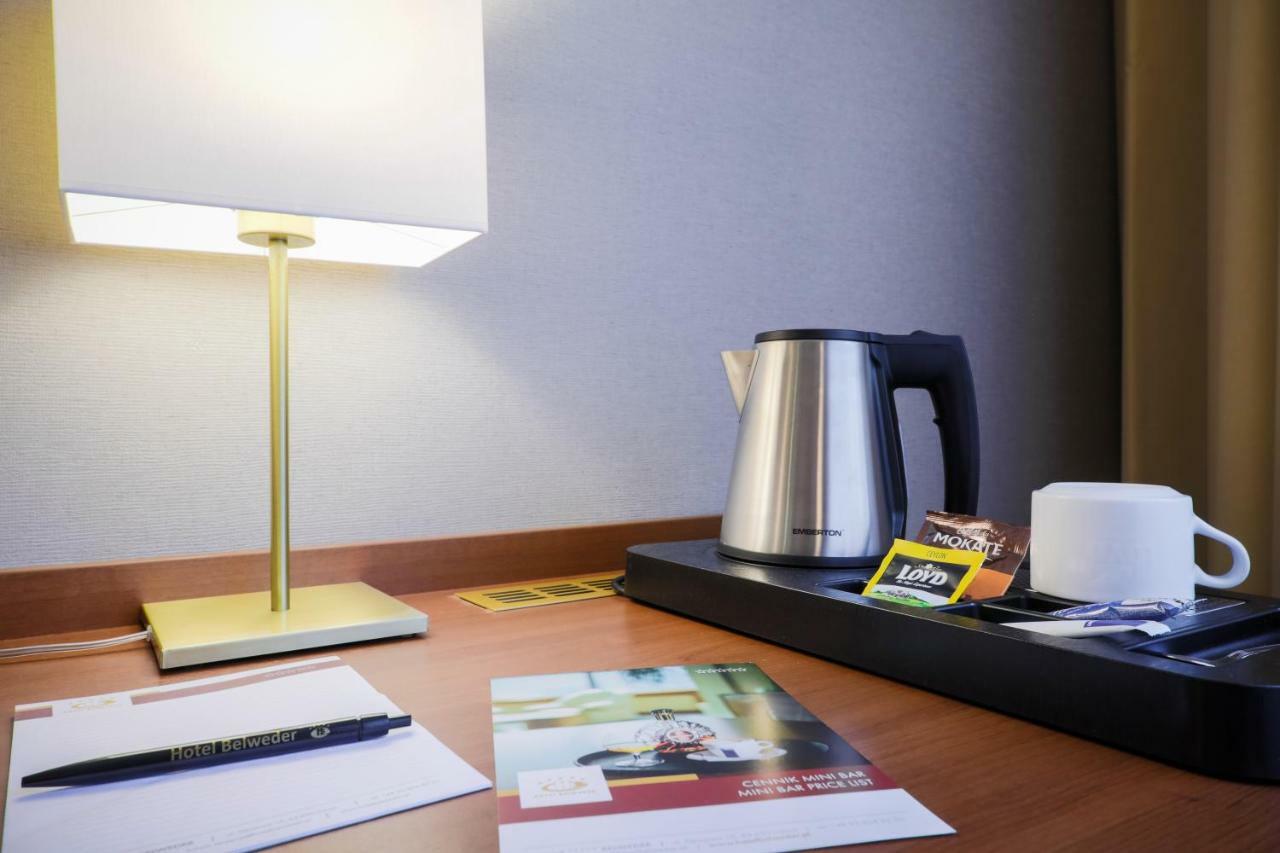 Hotel Belweder Ustron Exterior photo A kettle in a hotel room