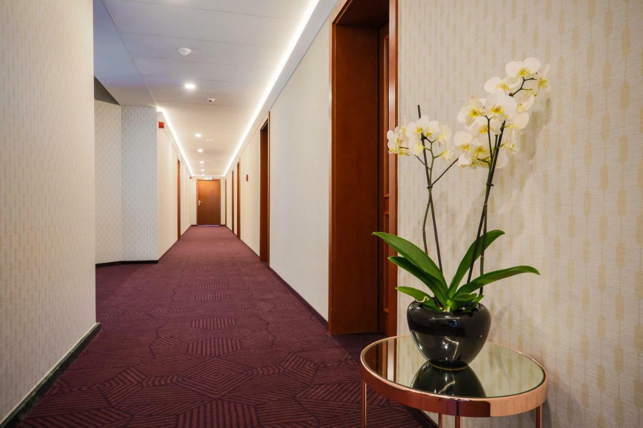 Hotel Belweder Ustron Exterior photo A corridor in a hotel