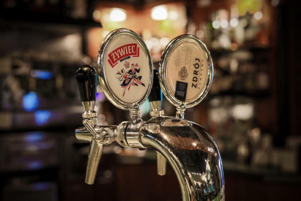 Hotel Belweder Ustron Exterior photo Beer taps in a restaurant